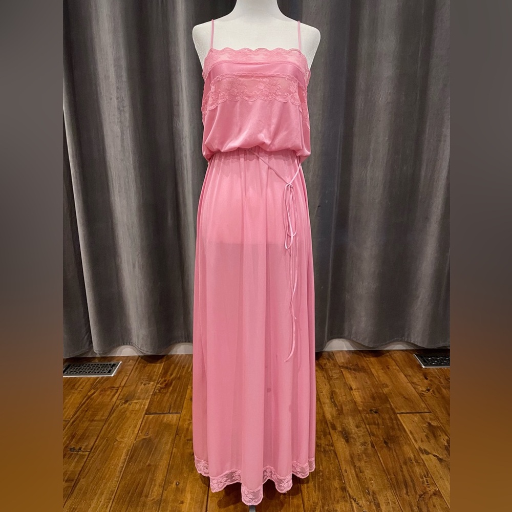 Vintage Flair Lingerie nightgown